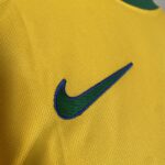 Camisa Retrô Clássica Seleção Brasileira Brasil – Versão Home Ronaldo 9 – Nike Masculina – Amarela – 1998 - Imagem 8
