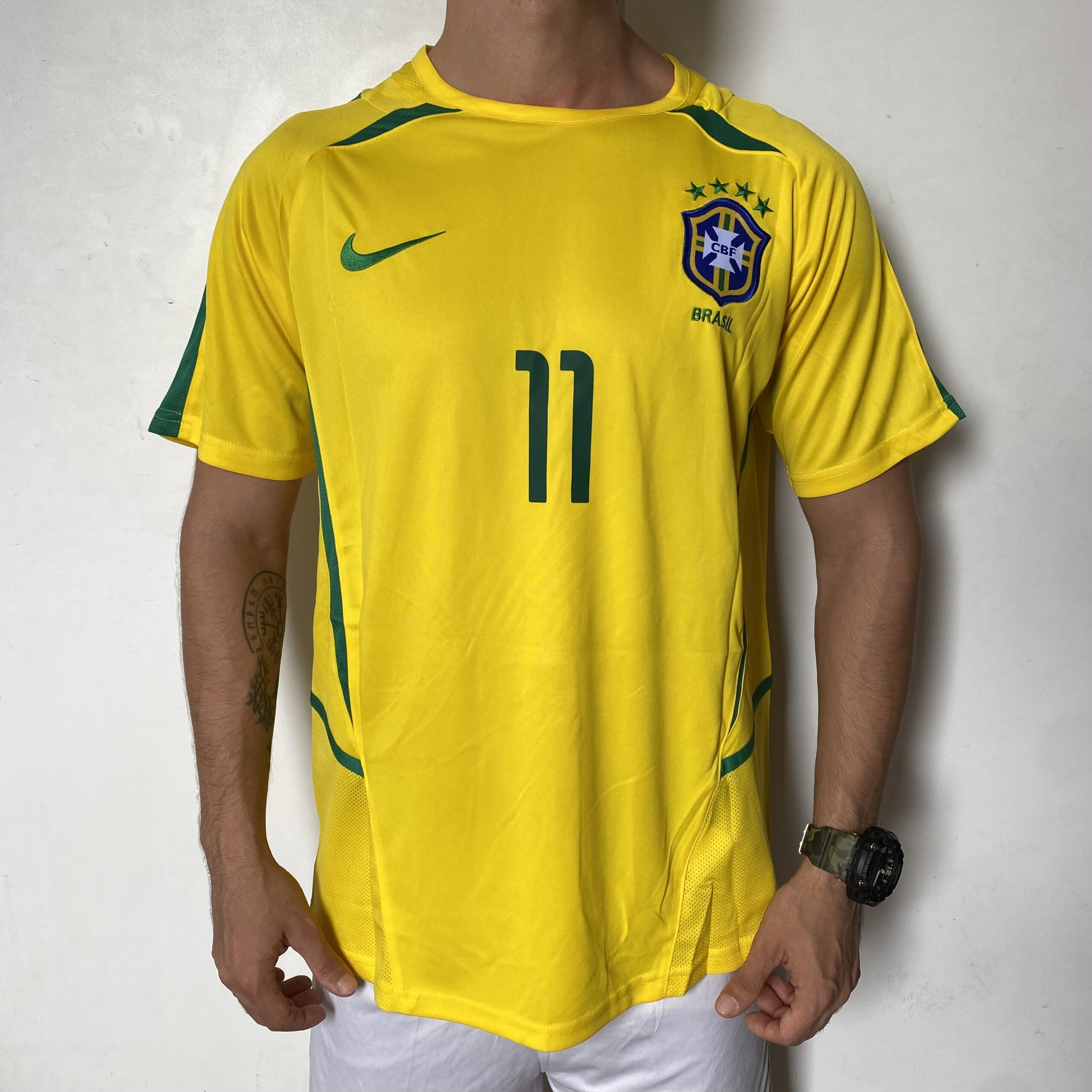 Camisa Retrô Clássica Seleção Brasileira Brasil – Nike Masculina – Versão Torcedor Amarela – 2002 - Ronaldinho 11