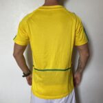 Camisa Retrô Clássica Seleção Brasileira Brasil – Nike Masculina – Versão Torcedor Amarela – 2002 - Imagem 2