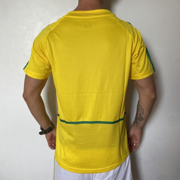 Camisa Retrô Clássica Seleção Brasileira Brasil – Nike Masculina – Versão Torcedor Amarela – 2002 - Imagem 2