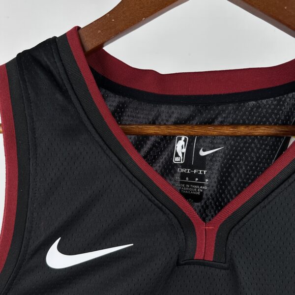 Camiseta Regata NBA Miami Heat 7 Giannis Antetokounmpo Icon  Edition Swingman 2026/27 Nike - Imagem 5