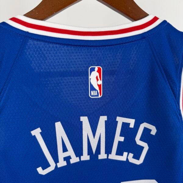 Camiseta Regata NBA Philadelphia 76ers - LeBron James 23 - Icon Azul 2026/27 Nike - Imagem 19