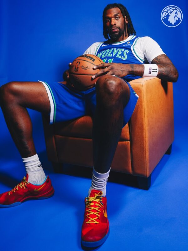 Camiseta Regata NBA Minnesota Timberwolves 11 Naz Reid Icon Edition Swingman 2026/27 Nike - Imagem 9
