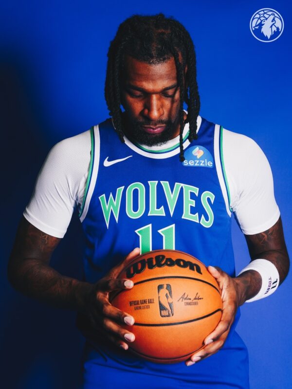 Camiseta Regata NBA Minnesota Timberwolves 11 Naz Reid Icon Edition Swingman 2026/27 Nike - Imagem 8
