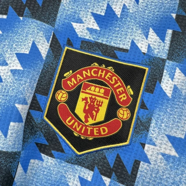 Camisa Manchester United Lifestyle Versão Torcedor 2026/27 Adidas - Imagem 3