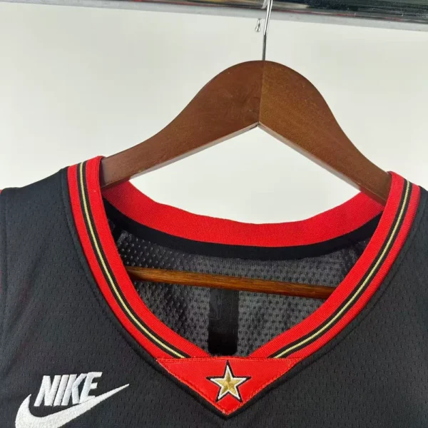 Camiseta Regata Basquete NBA Philadelphia 76ers Sixers - LeBron James 23 - Classic Edition Preta 2026/27 Nike - Imagem 4