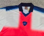 Camisa Inglaterra Scott Cactus Jack Total 90 Versão Torcedor 2026/27 Nike - Imagem 2