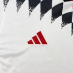 Camisa Manchester United Inspired Geometric 1994 Versão Torcedor 2026/27 Branca Adidas - Imagem 3