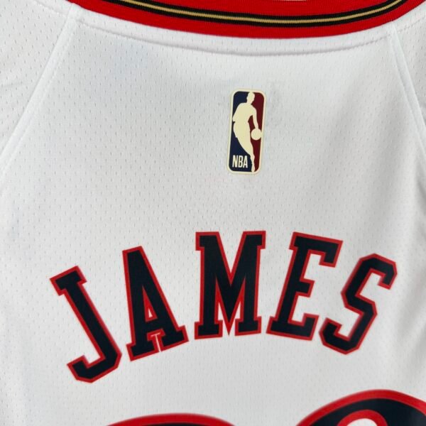 Camiseta Regata Basquete NBA Philadelphia 76ers Sixers - LeBron James 23 - Classic Edition Branca 2026/27 Nike - Imagem 7