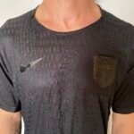 Camisa Seleção Noruega Away Versão Jogador Copa Do Mundo 2026 Preta Nike - Imagem 2