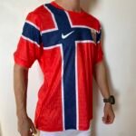 Camisa Seleção Noruega Home Versão Jogador Copa Do Mundo 2026 Vermelha Nike - Imagem 4