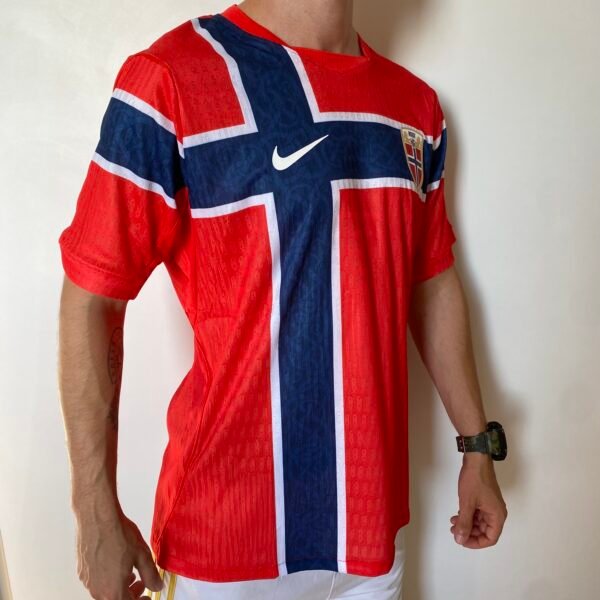 Camisa Seleção Noruega Home Versão Jogador Copa Do Mundo 2026 Vermelha Nike - Imagem 4