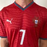 Camisa Seleção Portugal Home Versão Jogador - Ronaldo 7 CR7 - Copa Do Mundo 2026 Puma Vermelha - Imagem 2