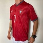 Camisa Seleção Portugal Home Versão Jogador - Ronaldo 7 CR7 - Copa Do Mundo 2026 Puma Vermelha - Imagem 5