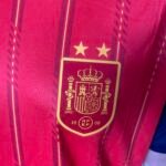 Camisa Seleção Espanha Home Versão Torcedor 2 Estrelas Campeão Copa Do Mundo 2026 Vermelha Adidas - Imagem 5