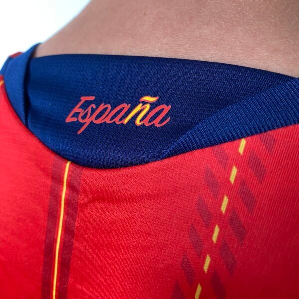 Camisa Seleção Espanha Home Versão Torcedor 2 Estrelas Campeão Copa Do Mundo 2026 Vermelha Adidas - Imagem 9