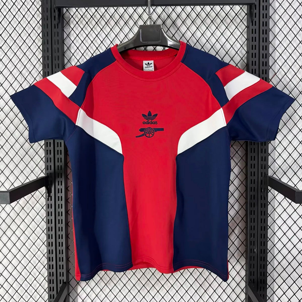 Camisa Arsenal Trefoil Retrô Versão Torcedor 2026/27 Adidas