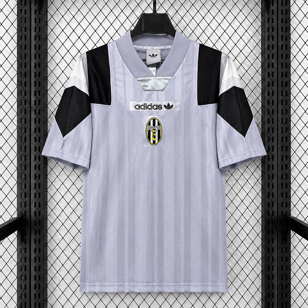 2627-Juventus-EQT-Grey-Soccer-Jersey-1_446860 Camisa Juventus EQT Versão Torcedor 2026/27 Cinza Adidas - Imagem 1