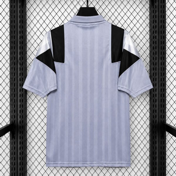 Camisa Juventus EQT Versão Torcedor 2026/27 Cinza Adidas - Imagem 2