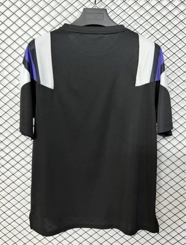 Camisa Real Madrid EQT Versão Torcedor 2026/27 Preta Adidas - Imagem 5