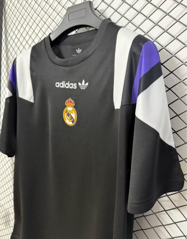 Camisa Real Madrid EQT Versão Torcedor 2026/27 Preta Adidas - Imagem 4