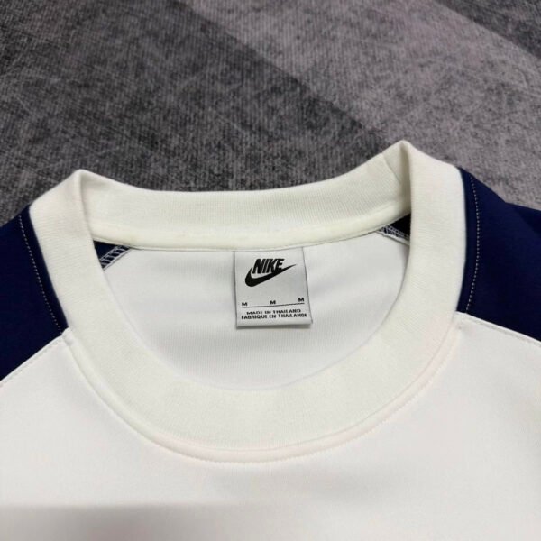 Camisa Barcelona Trefoil Retrô Versão Torcedor 2026/27 Nike - Imagem 4