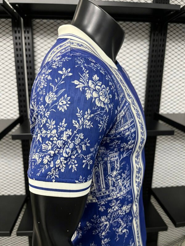 Camisa Chelsea Christian Dior Versão Jogador 2026 Azul Jordan - Imagem 3