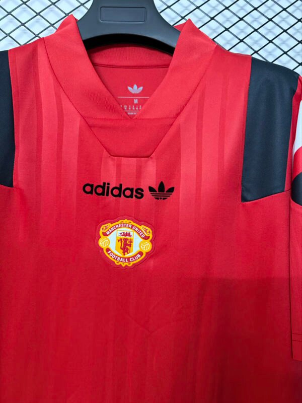 Camisa Manchester United EQT Versão Torcedor 2026/27 Vermelha Adidas - Imagem 3