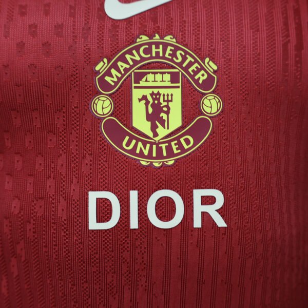Camisa Manchester United Christian Dior Versão Jogador 2026 Vermelho Nike - Imagem 3