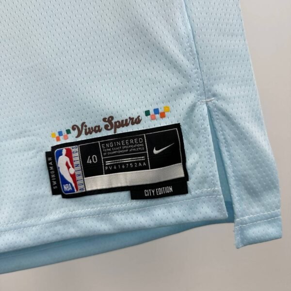Camiseta Regata NBA Santo Antonio Sturs De'Aaron Fox 4 City Edition Swingman 2025 Nike - Imagem 4
