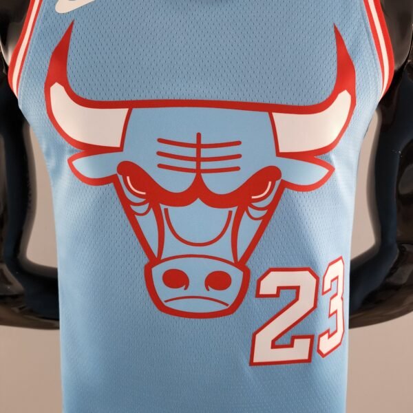Camiseta Regata NBA Chicago Bulls Michael Jordan 23 City Edition Swingman 2020 Nike - Imagem 3