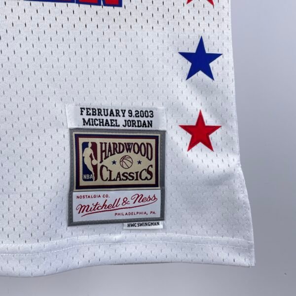 Camiseta Regata NBA All-Star Michael Jordan 23 Mitchell & Ness Branca 2003 - Imagem 4