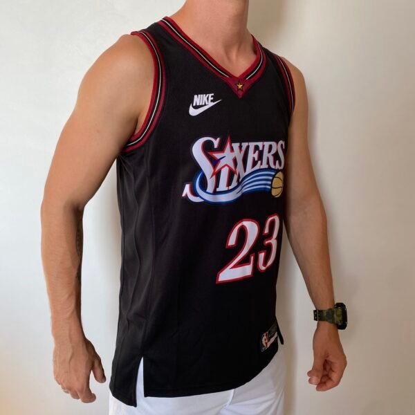 Camiseta Regata Basquete NBA Philadelphia 76ers Sixers - LeBron James 23 - Classic Edition Preta 2026/27 Nike - Imagem 5