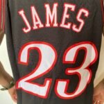 Camiseta Regata Basquete NBA Philadelphia 76ers Sixers - LeBron James 23 - Classic Edition Preta 2026/27 Nike - Imagem 9