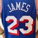 Camiseta Regata NBA Philadelphia 76ers - LeBron James 23 - Icon Azul 2026/27 Nike - Imagem 9