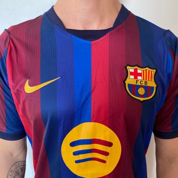 Camisa Barcelona Home Versão Torcedor 2026/27 Nike - Imagem 2