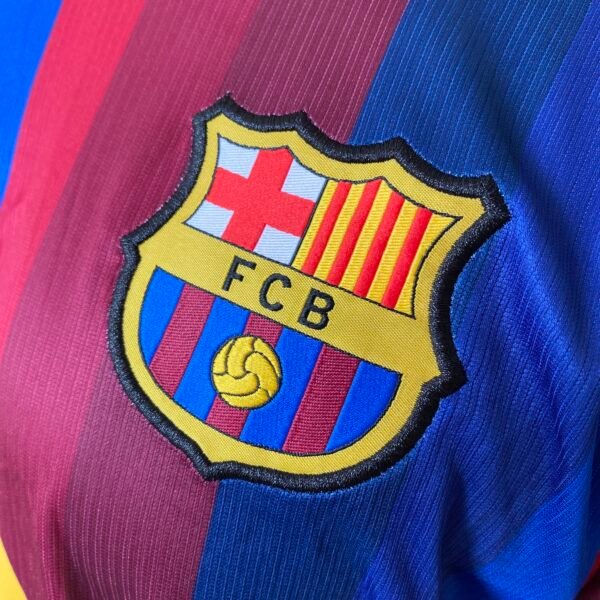 Camisa Barcelona Home Versão Torcedor 2026/27 Nike - Imagem 4