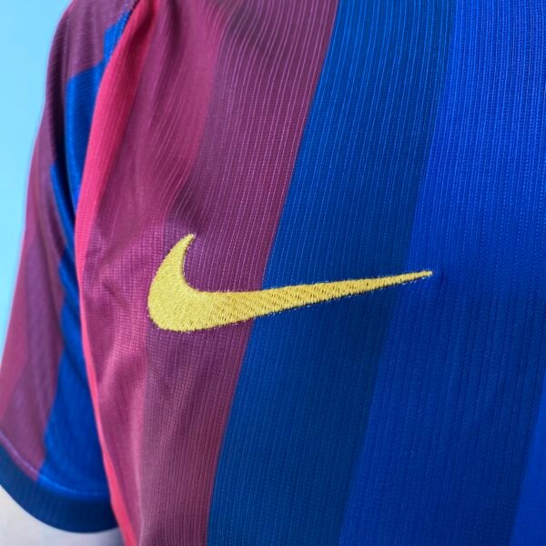 Camisa Barcelona Home Versão Torcedor 2026/27 Nike - Imagem 5