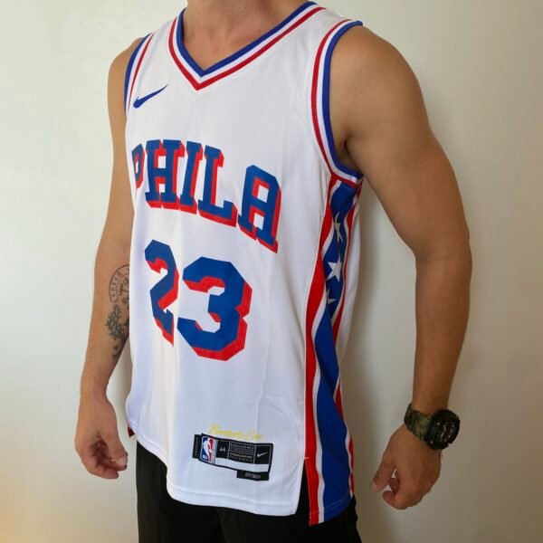 Camiseta Regata NBA Philadelphia 76ers - LeBron James 23 - Association Branca 2026/27 Nike - Imagem 5