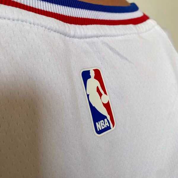 Camiseta Regata NBA Philadelphia 76ers - LeBron James 23 - Association Branca 2026/27 Nike - Imagem 10