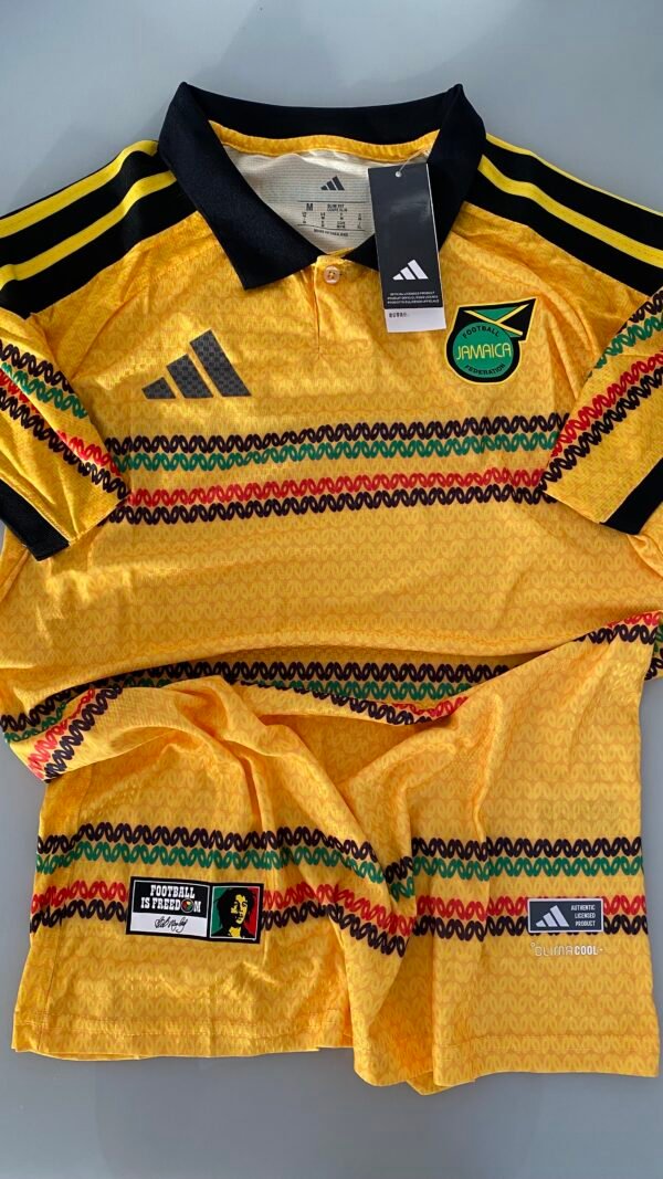 Camisa Jamaica Home Copa do Mundo 2026 Bob Marley Jogador Amarela Adidas - Imagem 11