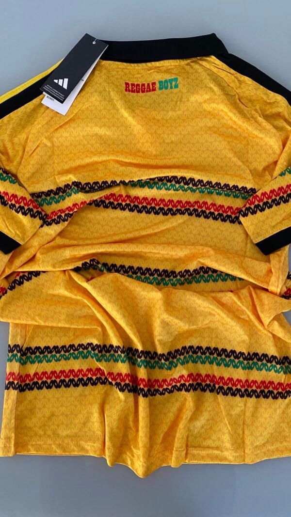 Camisa Jamaica Home Copa do Mundo 2026 Bob Marley Jogador Amarela Adidas - Imagem 16