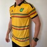 Camisa Jamaica Home Copa do Mundo 2026 Bob Marley Jogador Amarela Adidas - Imagem 6
