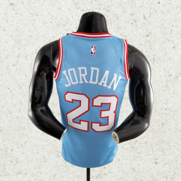 Camiseta Regata NBA Chicago Bulls Michael Jordan 23 City Edition Swingman 2020 Nike - Imagem 7